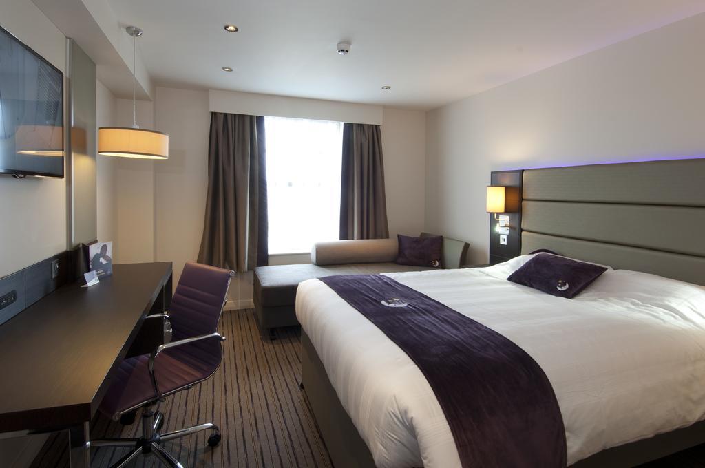 Premier Inn Peterborough - Ferry Meadows Екстер'єр фото