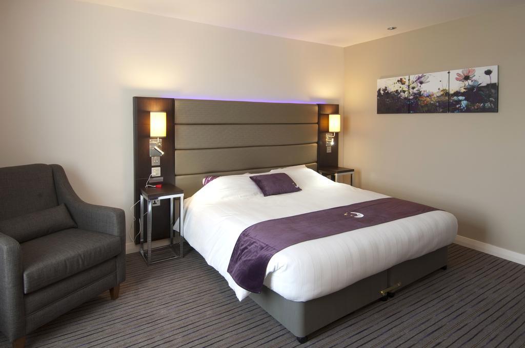 Premier Inn Peterborough - Ferry Meadows Екстер'єр фото