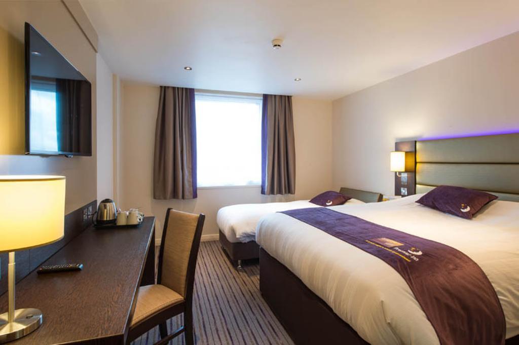 Premier Inn Peterborough - Ferry Meadows Екстер'єр фото