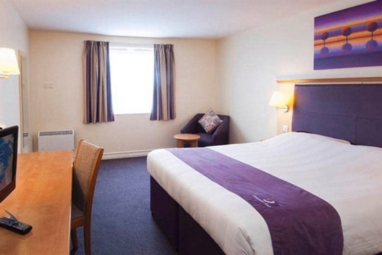 Premier Inn Peterborough - Ferry Meadows Екстер'єр фото